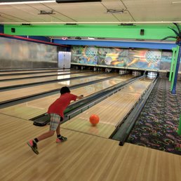 Having summer kids bowl free fun here.