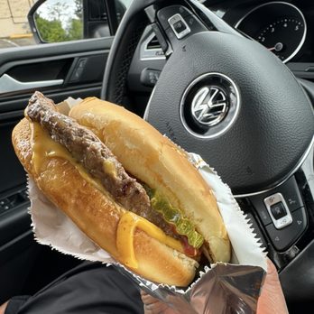 Mikie's - Single Cheeseburger - Burgers Near Me - Everett, Washington