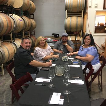 Totally Cali Tours - Wine tasting at it's finest - Wine Tours Near Me Totally Cali Tours - Wine tasting at it's finest - Wine Tours Near Me