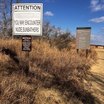 Gunnison Beach - Entrance - Beaches Near Me