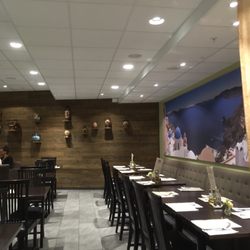 Grekiska Kolgrillsbaren - Smakfullt inredd