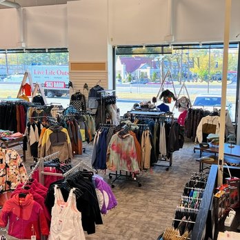 Ski Barn - Ski & Snowboard Shops Near Me - Lawrence Township, New Jersey