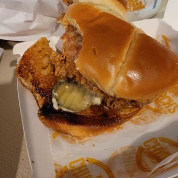 Church's Texas Chicken - Chicken sandwich - Chicken Wings Near Me - San Antonio, Texas