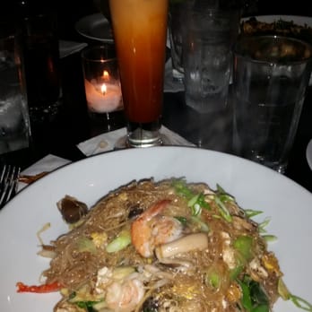 Sea Thai - Thai ice tea and noodles chicken and shrimp! So good - Thai Near Me - Brooklyn, New York