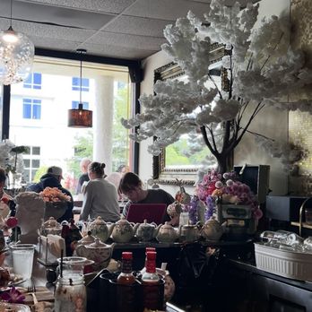 The Modern Rose - Bar area - Breakfast & Brunch Near Me - Delray Beach, Florida