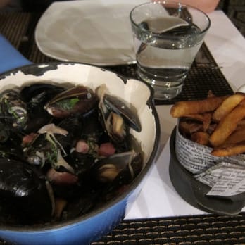 Coast - St. Tropez mussels with cream, double smoked bacon and shallots - Seafood Near Me - Vancouver, British Columbia Coast - St. Tropez mussels with cream, double smoked bacon and shallots - Seafood Near Me - Vancouver, British Columbia