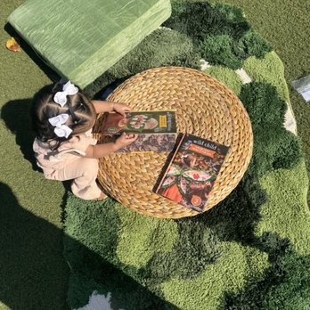 Oakheart Preschool - Reading time outside - Preschools Near Me - Montclair, California