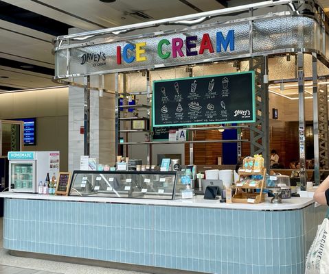 Davey's Ice Cream by null