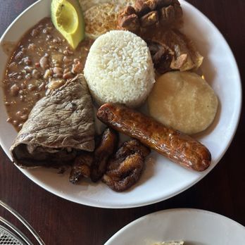 La Vinotinto Restaurant - Bandeja Paisa Colombiana - Venezuelan Near Me - Myrtle Beach, South Carolina La Vinotinto Restaurant - Bandeja Paisa Colombiana - Venezuelan Near Me - Myrtle Beach, South Carolina