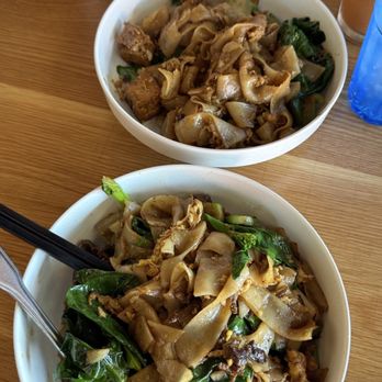 Daisy Mint - Thai Near Me - Pasadena, California