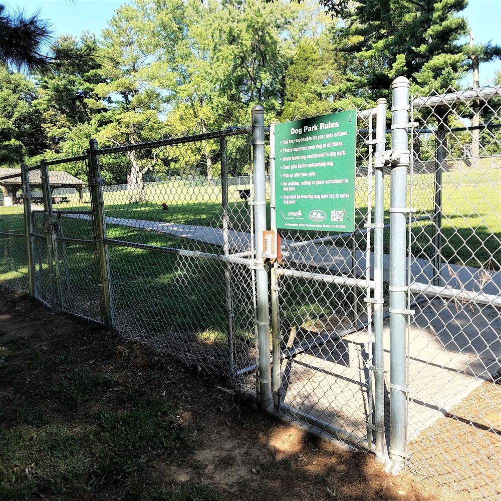 Hillcrest Park Logo