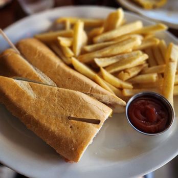 El Criollo Bar & Grill - Sandwich Cubano Sandwich - Cuban Near Me - Burbank, California El Criollo Bar & Grill - Sandwich Cubano Sandwich - Cuban Near Me - Burbank, California