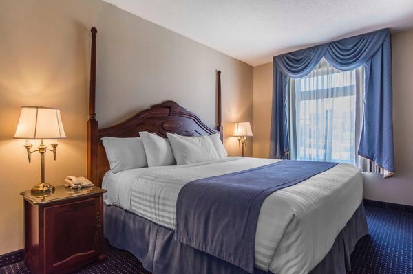 Château Saint John Hotel & Suites by null