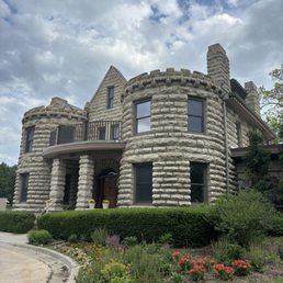 Exterior photo of Wandering Vine At the Castle - Shawnee, Kansas Exterior photo of Wandering Vine At the Castle - Shawnee, Kansas