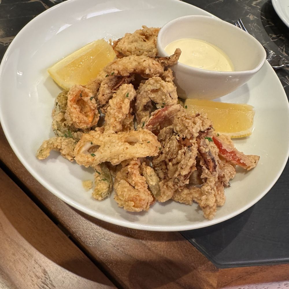 Paramount Club - Calamari - Social Clubs Near Me - New York, New York Paramount Club - Calamari - Social Clubs Near Me - New York, New York
