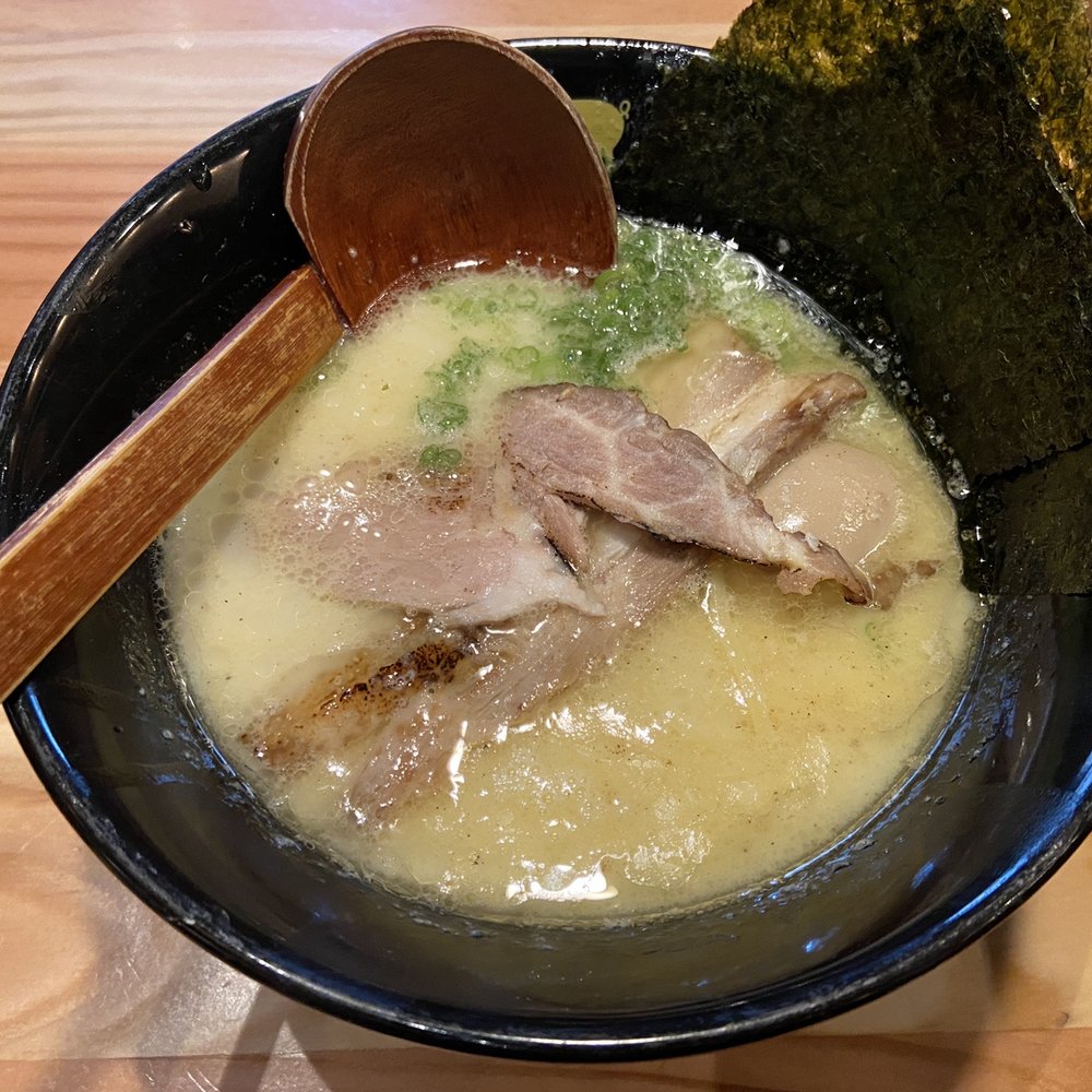 KINTON RAMEN UNION - It looks a little sad and you can see the immense amount of oil on top. - Ramen Near Me - Montreal, Quebec KINTON RAMEN UNION - It looks a little sad and you can see the immense amount of oil on top. - Ramen Near Me - Montreal, Quebec