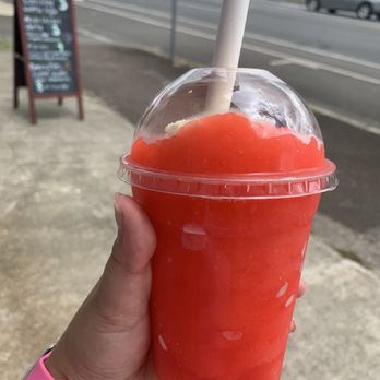 Sunbeams Creamery - Slushee float - Desserts Near Me - Wahiawa, Hawaii