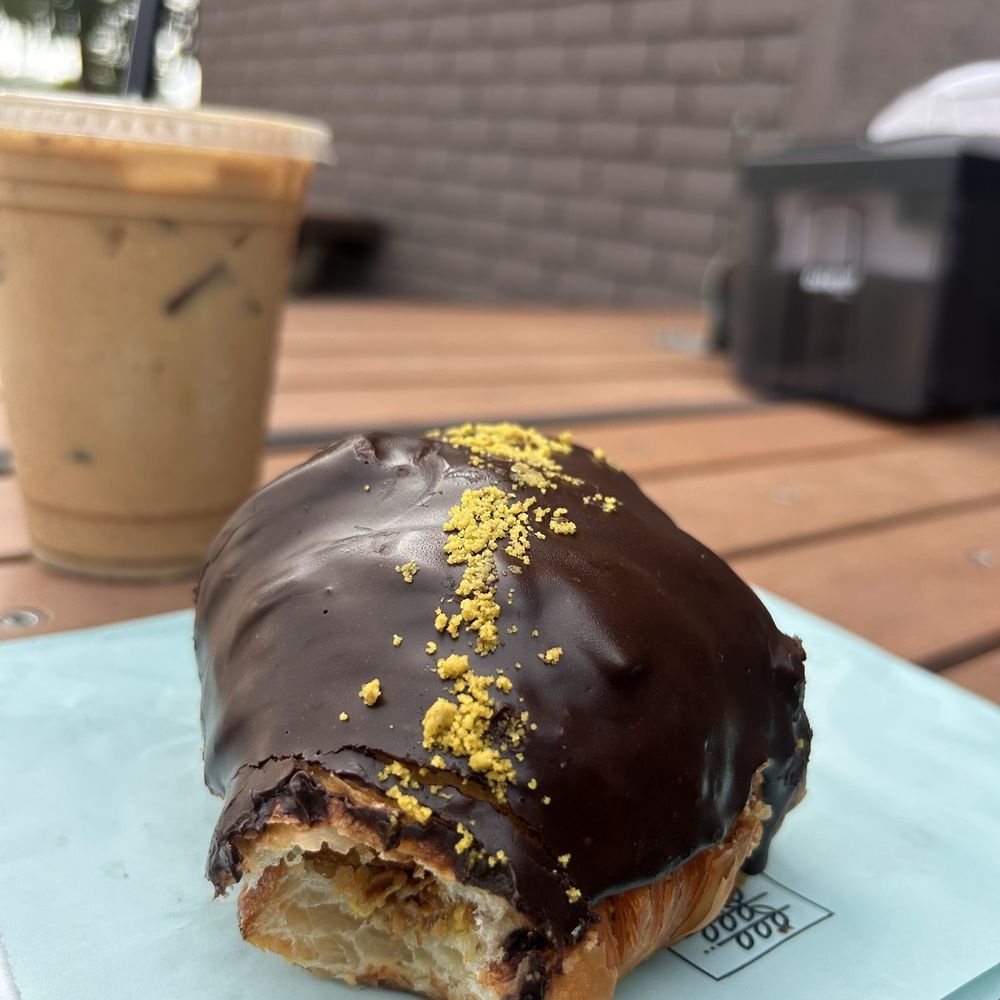 EaDough - Dubai Chocolate Croissant - Bakeries Near Me - Houston, Texas