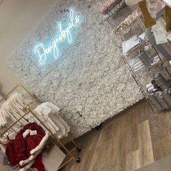 Designs By ELS - Designsbyels located on Essex Street in Haverhill Massachusetts