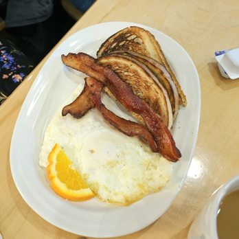 Golden Rye Grille - Bacon eggs and toast breakfast - American Near Me - New Middletown, Ohio