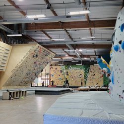 Mesa Rim Climbing Center - Mira Mesa - Academy building.