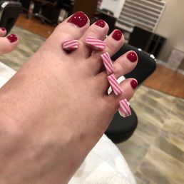 Spa pedicure- OPI Popular Vote