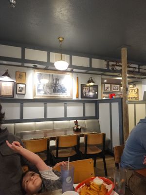 Mo's Seafood & Chowder by null