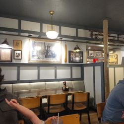 Mo's Seafood & Chowder - Decor