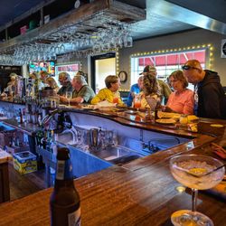 Lewis' Restaurant - Happy hour 4-7pm Wed night