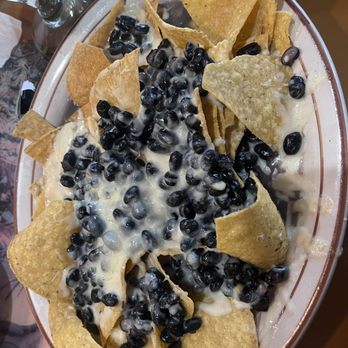 Grand Azteca V - Bean and cheese Nachos - Mexican Near Me - Troy, Michigan