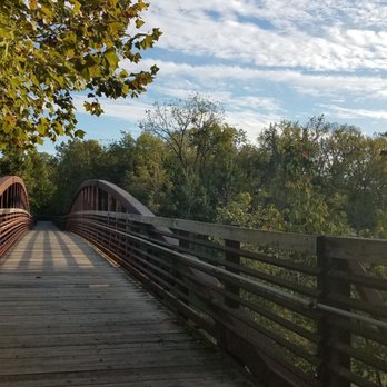 Manson Pike Trailhead - Parks Near Me - Murfreesboro, Tennessee