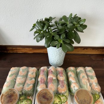 Banh Mi Paris Express - Spring rolls - Sandwiches Near Me - Chula Vista, California
