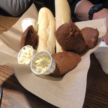 Mimi's Cafe - Bread and muffins are very good. - American Near Me - Elk Grove, California