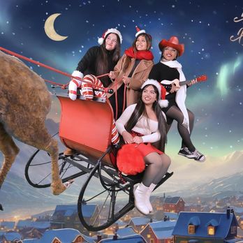 The Flying Portrait - Santa's staff - Session Photography Near Me The Flying Portrait - Santa's staff - Session Photography Near Me