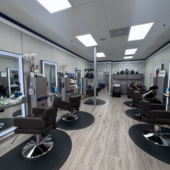 5 Wild Threading & Spa - Beautiful set up - Hair Salons Near Me - Thousand Oaks, California