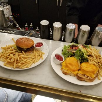 Sugar Factory Foxwoods - Sugar Factory Hamburger and Tuna Melt - American Near Me - Mashantucket, Connecticut