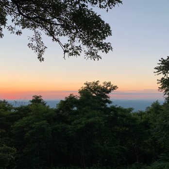 Skyland - Gorgeous sunset sky - Resorts Near Me - Luray, Virginia