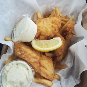 Lil Hut - 3 piece fish and chips - Seafood Near Me - Morro Bay, California