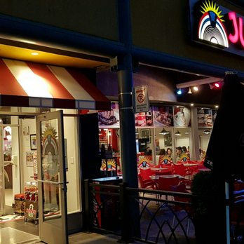 Jukebox - Jukebox Burgers at Marché de l'Ouest off the 40 highway in DDO. Wonderful. - American Near Me - Dollard-des-Ormeaux, Quebec