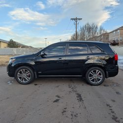 7 Stone Reservations - Looking for a great trip to Denver International Airport? Call 7 Stone Reservations at 800-897-3802. Kia Sorento 7 Stone Transportation