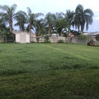 Vidal's Lawn Service - Made .25 acres look amazing in no time! - Landscaping Near Me Vidal's Lawn Service - Made .25 acres look amazing in no time! - Landscaping Near Me