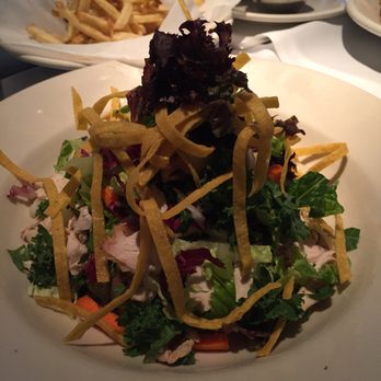 Rutherford Grill - Grilled chicken salad, dressing on the side of honey-lime vinaigrette and peanut sauce - American Near Me - Rutherford, California