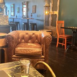 Raven Lounge