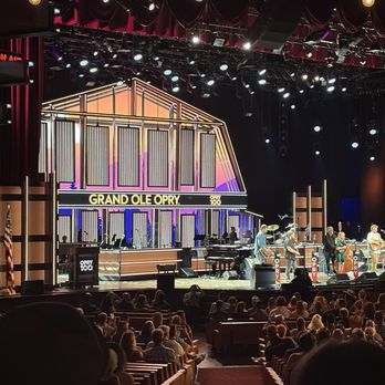 Grand Ole Opry - Stage - Music Venues Near Me - Nashville, Tennessee Grand Ole Opry - Stage - Music Venues Near Me - Nashville, Tennessee