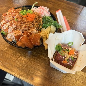 45th Stop N Shop & Poke Bar - Poke 2 Fish Bowl and Poke Pockets - Convenience Stores Near Me - Seattle, Washington