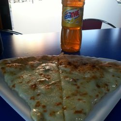 Lo Sfizio - Cheese pizza without tomato by the slice