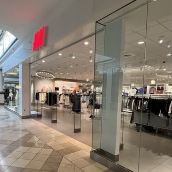 H&M - Women's Clothing Near Me - Greensboro, North Carolina H&M - Women's Clothing Near Me - Greensboro, North Carolina