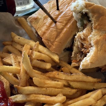 Drive Shack - Fried chicken sandwich - Golf Near Me - Raleigh, North Carolina Drive Shack - Fried chicken sandwich - Golf Near Me - Raleigh, North Carolina