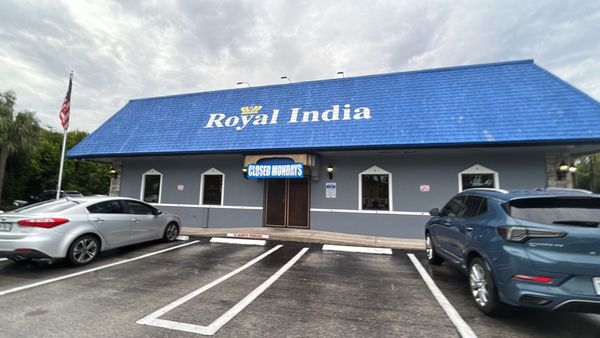 Royal India Restaurant & Bar by null