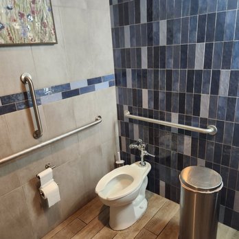 Thaisons - Nice bathrooms - Asian Fusion Near Me - Falls Church, Virginia Thaisons - Nice bathrooms - Asian Fusion Near Me - Falls Church, Virginia